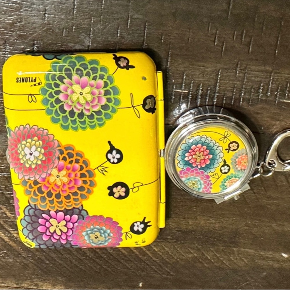Pylones Cigarette Case & Pocket Ashtray Keychain